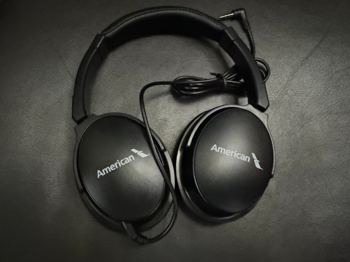 AA Premium Economy 787 Headphones