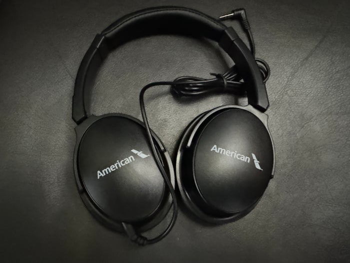 AA Premium Economy 787 Headphones AA Premium Economy 787 Headphones
