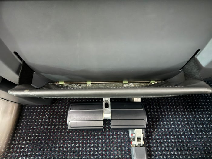 AA Premium Economy 787 footwell AA Premium Economy 787 footwell