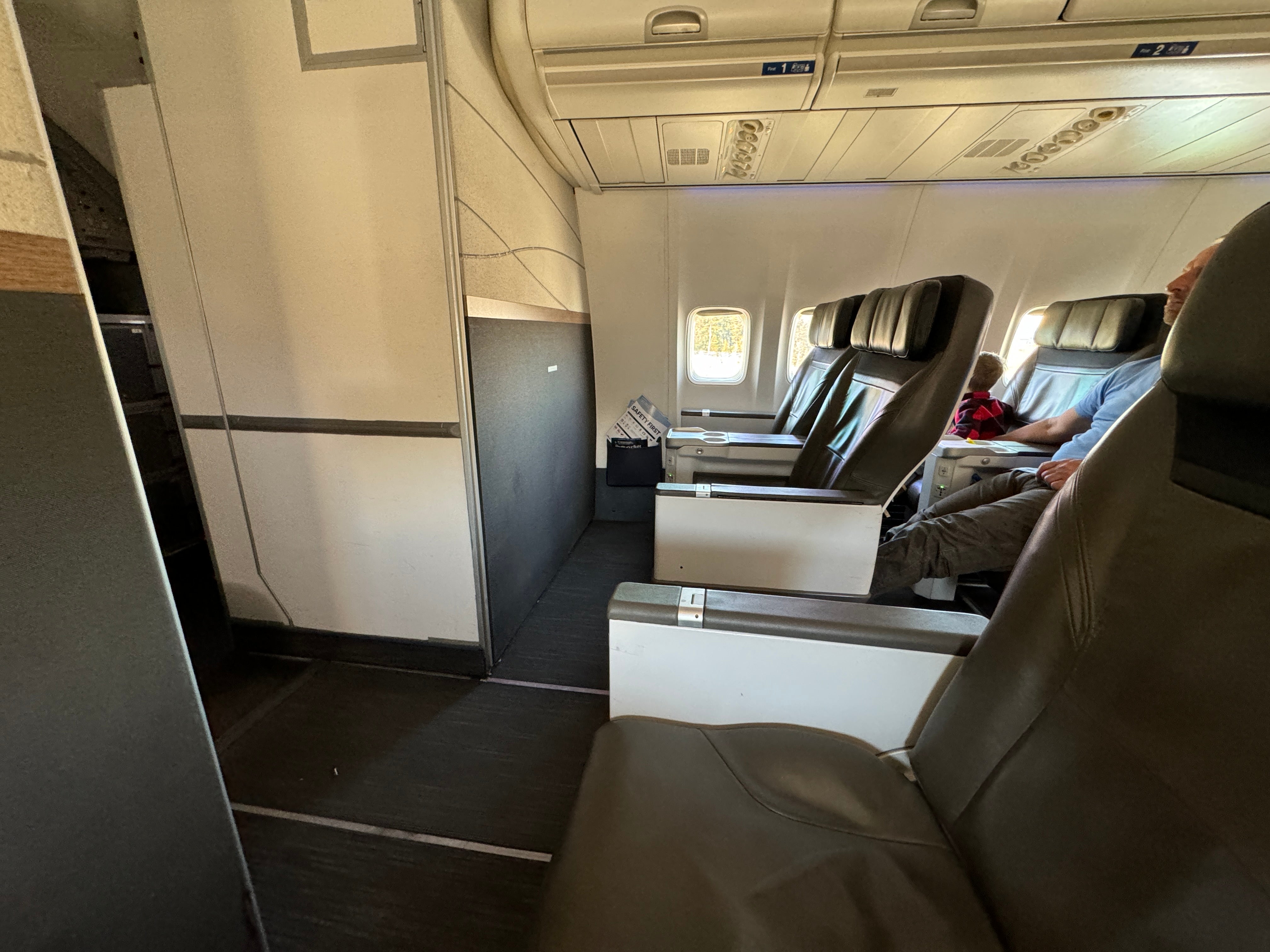 Why I Choose To Sit in Bulkhead Seats in Business and First Class