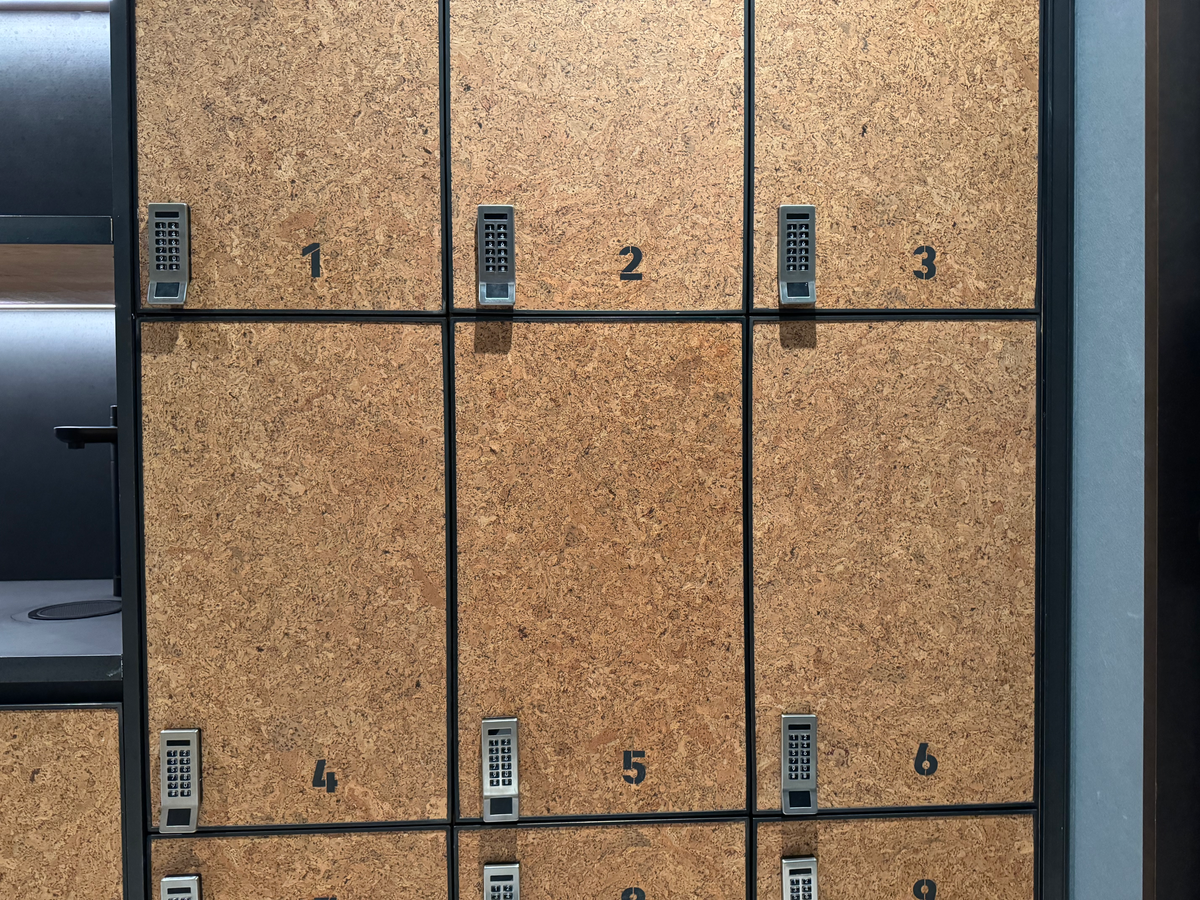 Caption by Hyatt Zhongshan Park Shanghai gym lockers