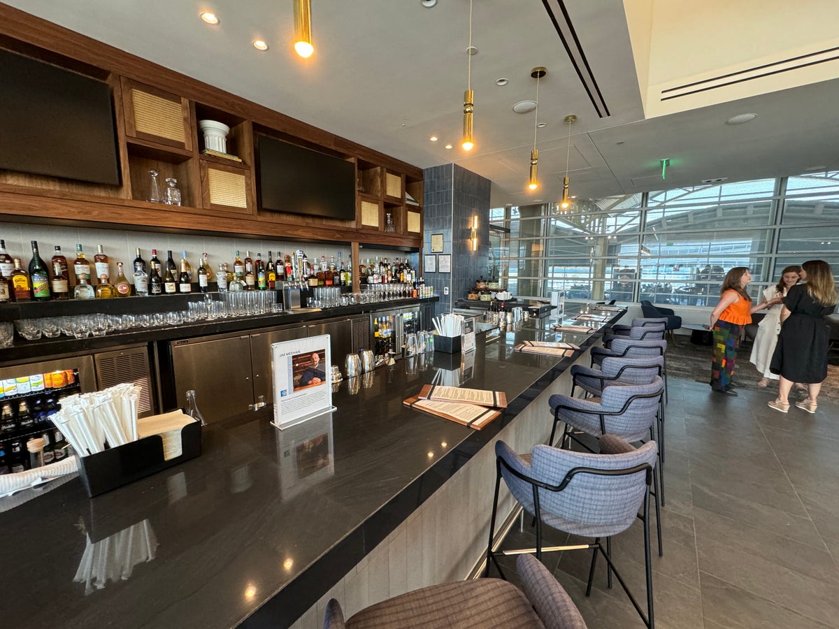 Centurion Lounge DCA Bar