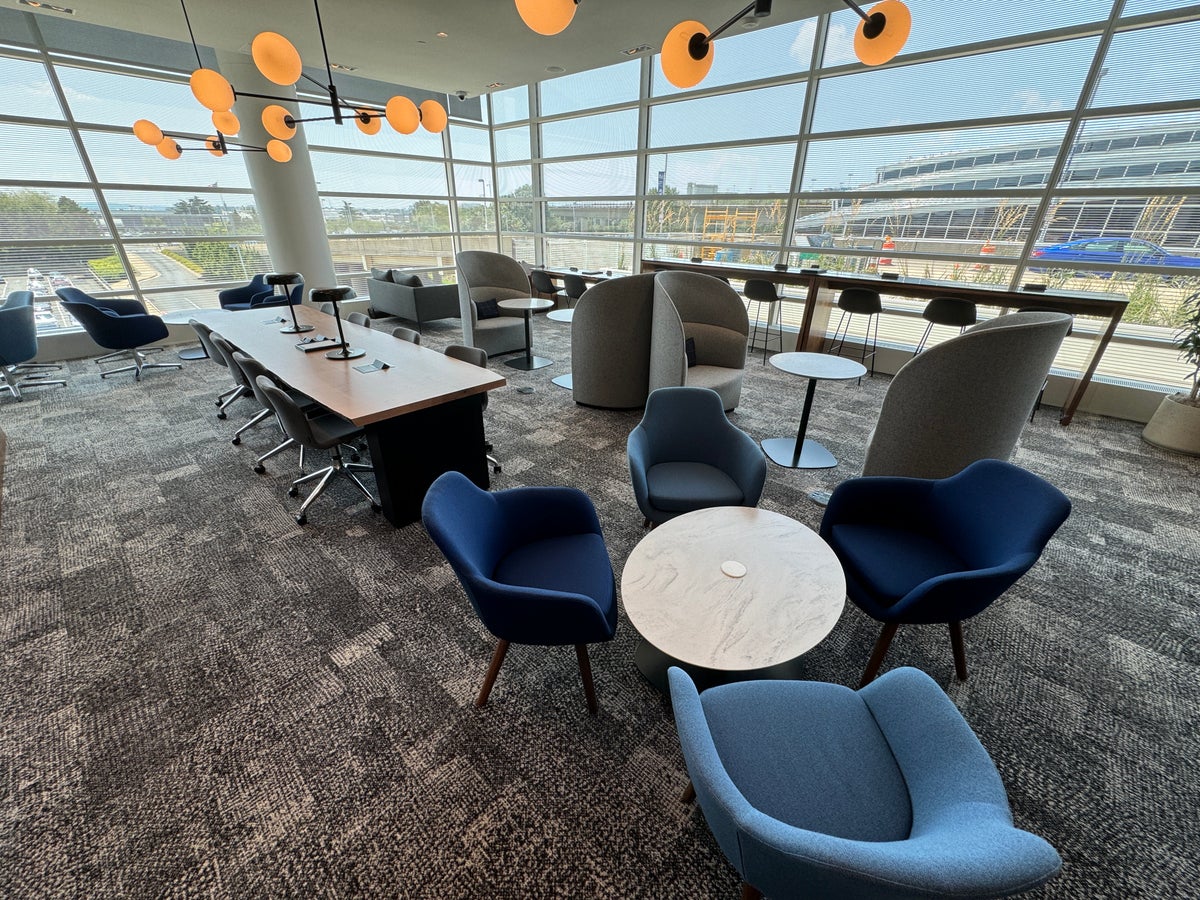 Centurion Lounge DCA Conference Table