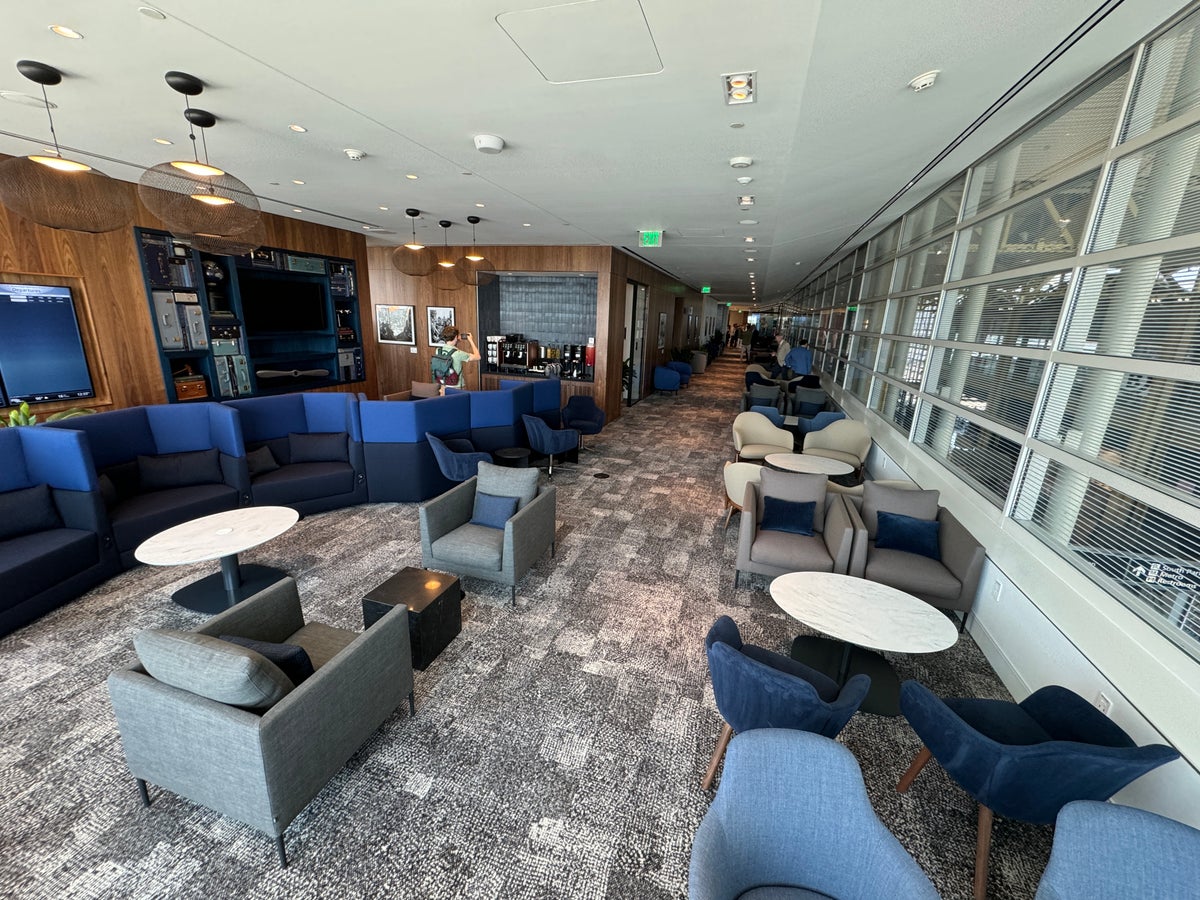 The Best Credit Cards for Airport Lounge Access [2025]