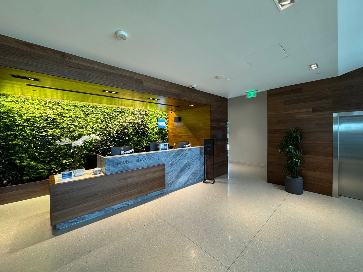 Centurion Lounge DCA Front Desk Wall