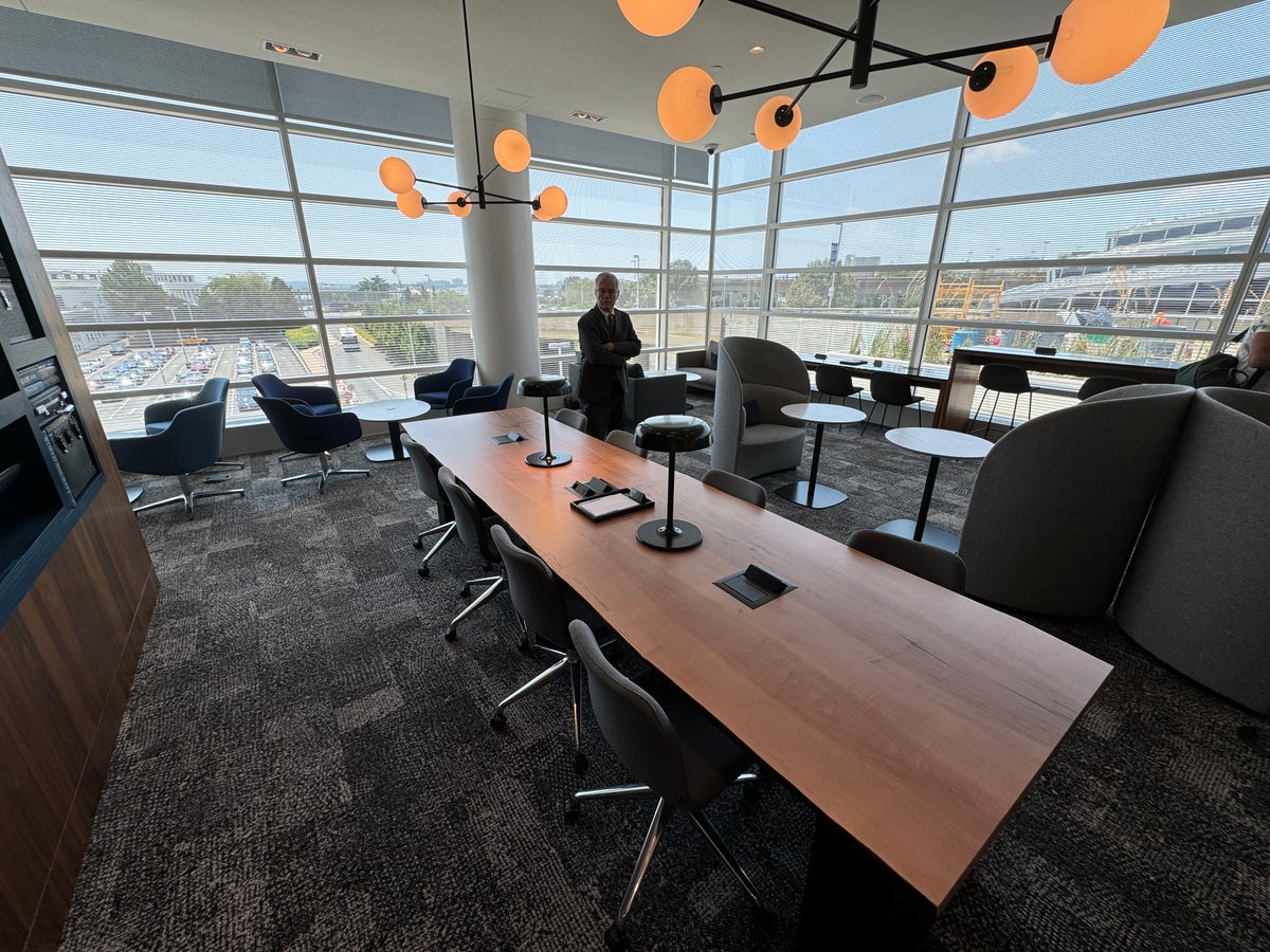 Centurion Lounge DCA Looking at Corner