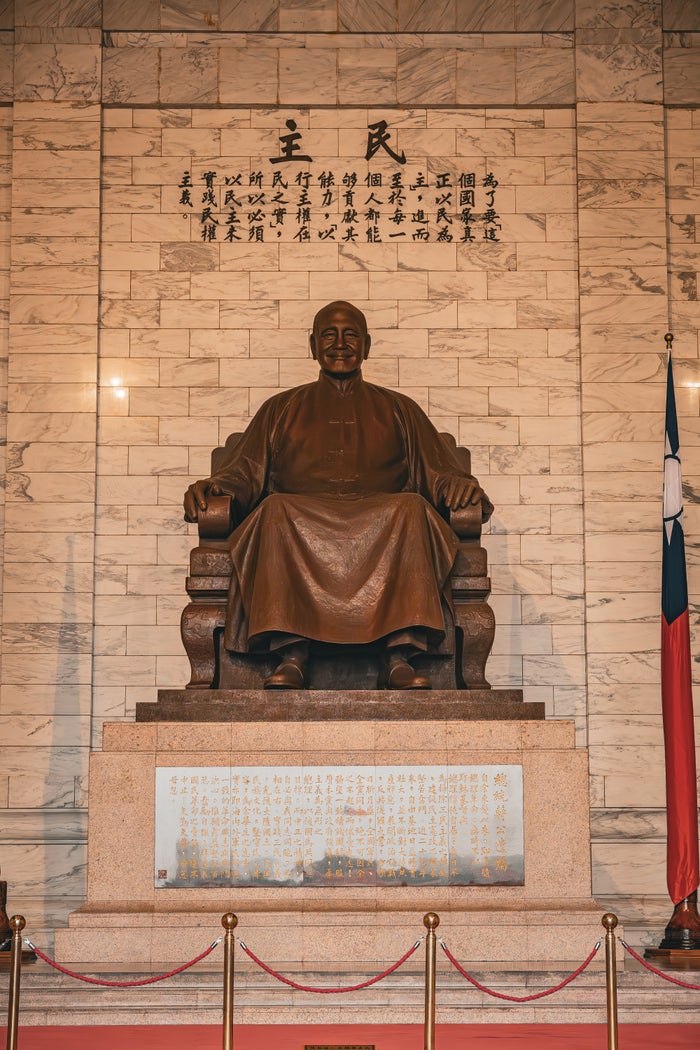 Chiang Kai Shek bronze statue in Taipei Chiang Kai Shek bronze statue in Taipei