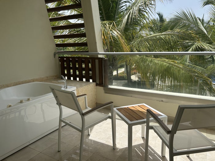 Dreams Onyx balcony with whirlpool tub Dreams Onyx balcony with whirlpool tub
