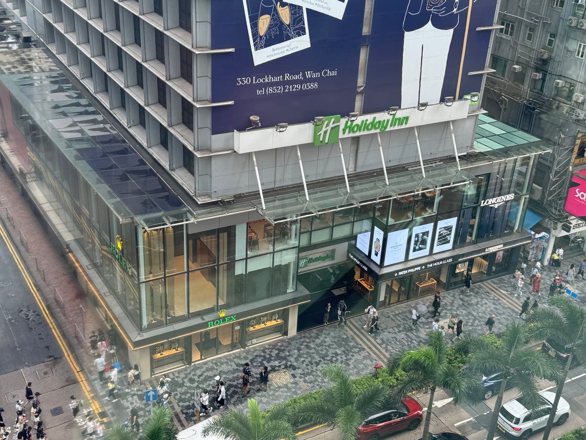 Holiday Inn Golden Mile Hong Kong exterior from iSquare