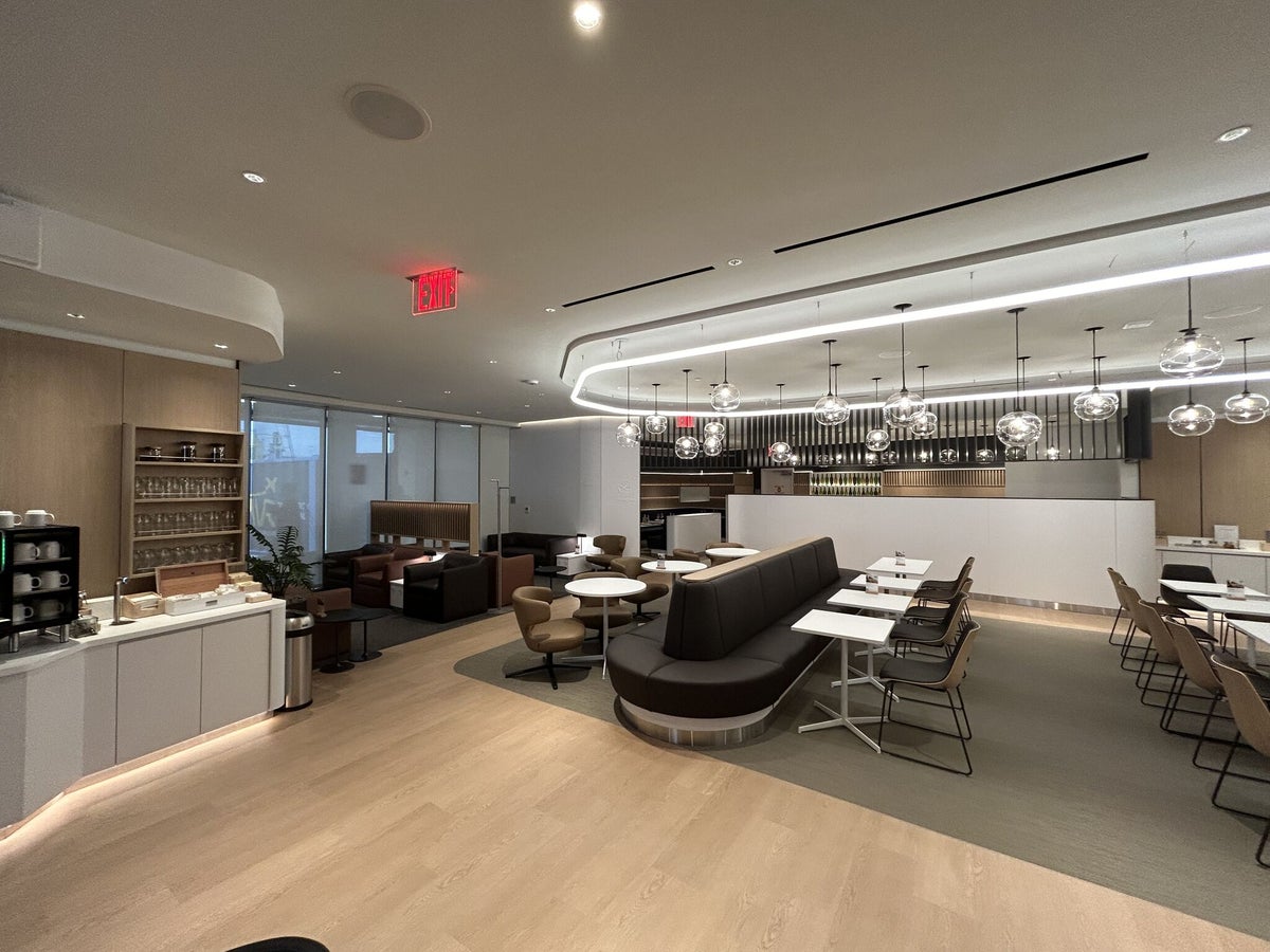 Lufthansa Allegris lounge Newark EWR seating and coffee bar