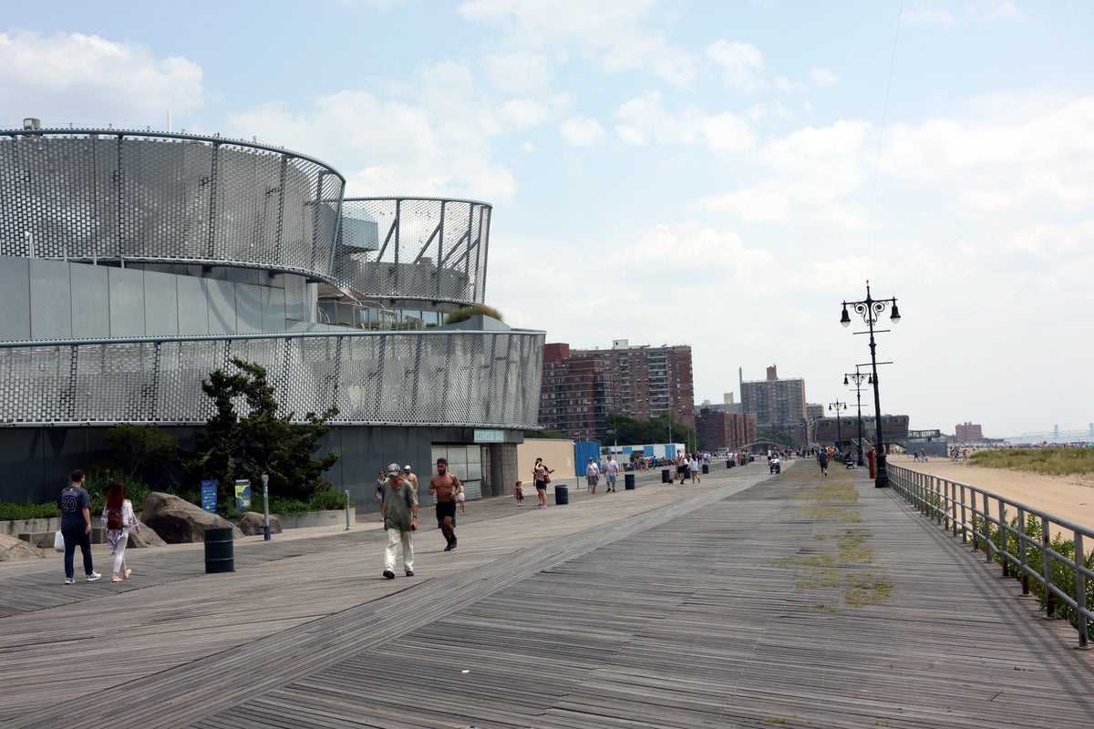 NY Aquarium Shark Building Boardwalk view