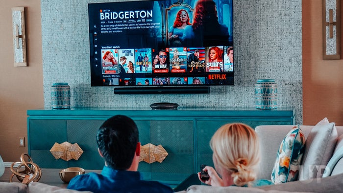 The 9 Best Rewards Cards for Entertainment Purchases [2026]