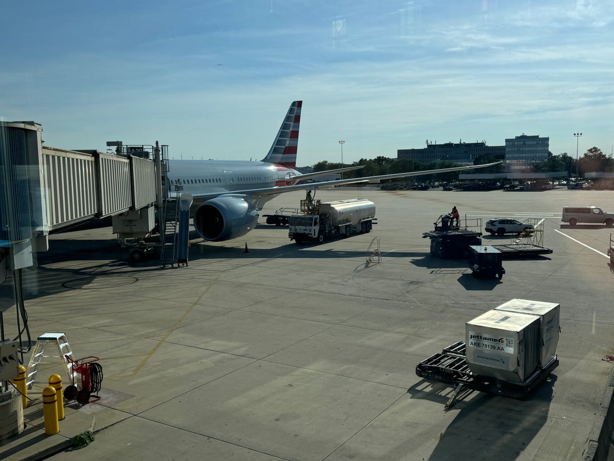 PHL American Airlines 787 Parked