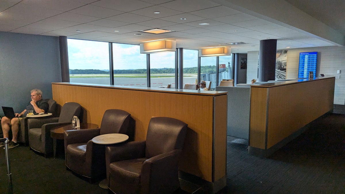 The Club PIT at Pittsburgh International Airport Concourse C [Review]