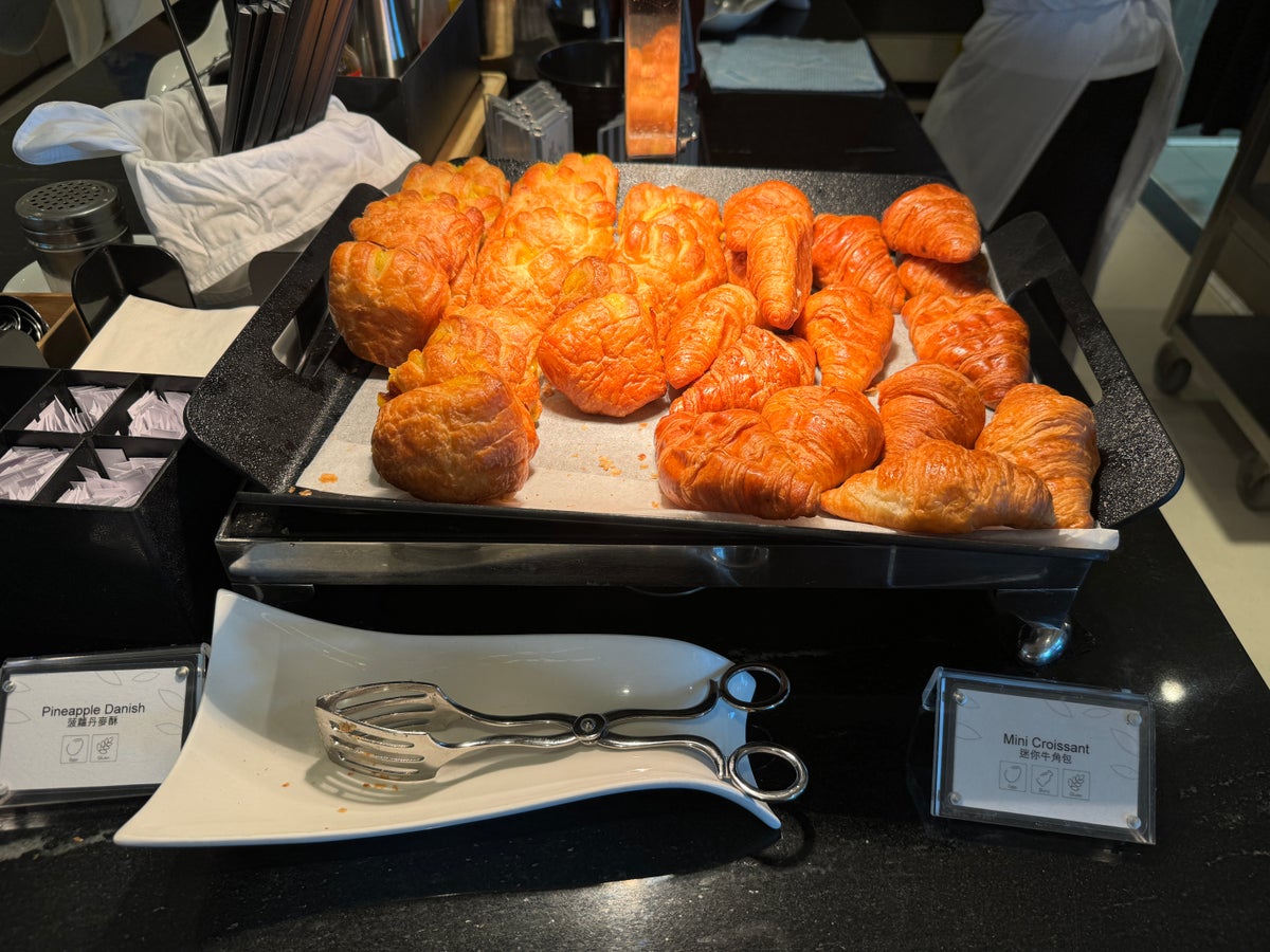 Plaza Premium Lounge HKG Gate 60 danish croissant