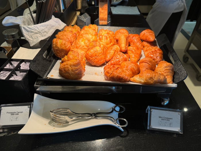 Plaza Premium Lounge HKG Gate 60 danish croissant