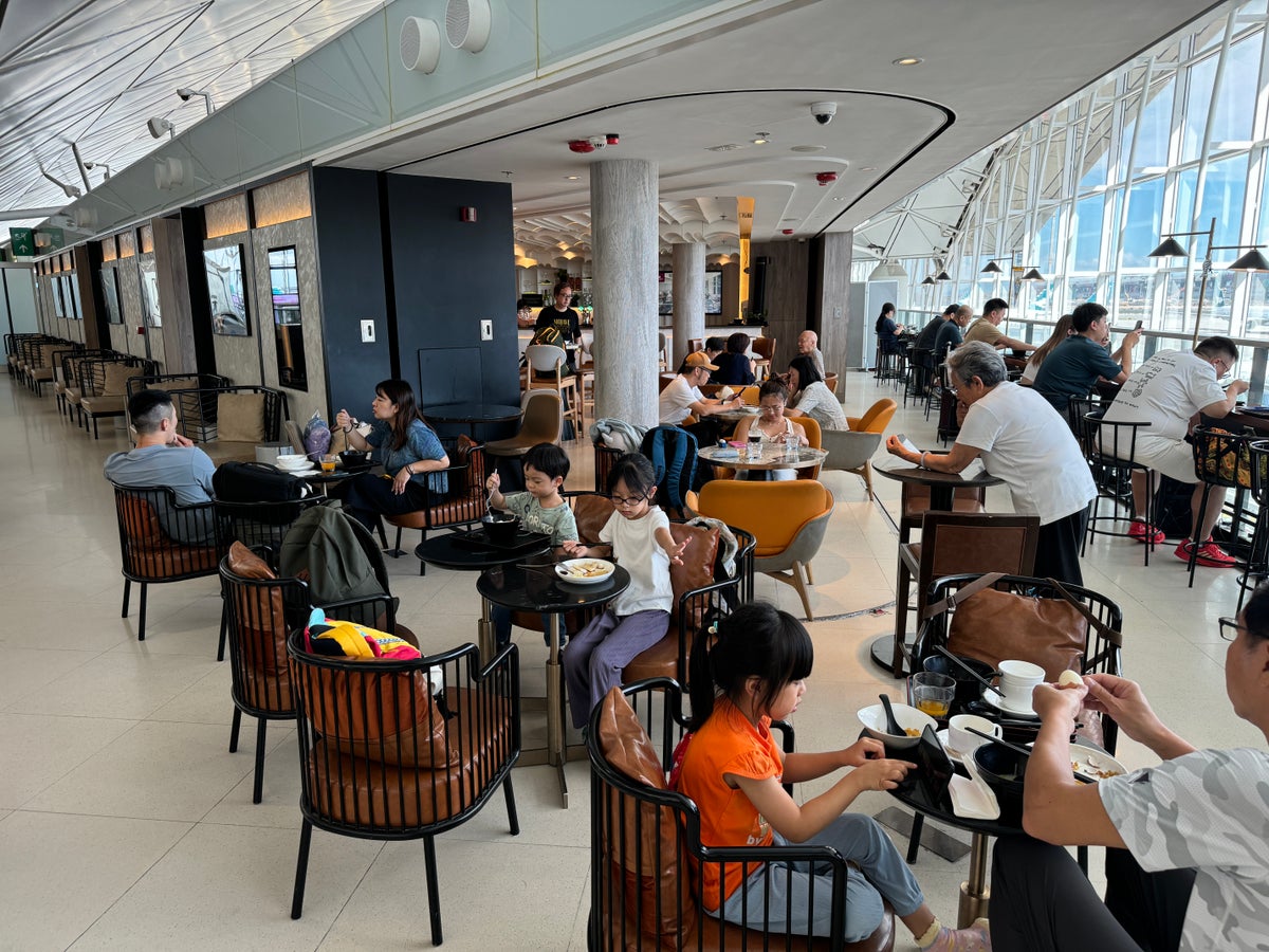 Plaza Premium Lounge HKG Gate 60 seating