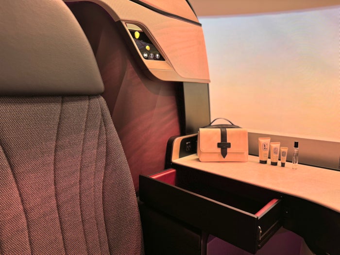 Qatar QSuite Next Gen Companion Suite 8