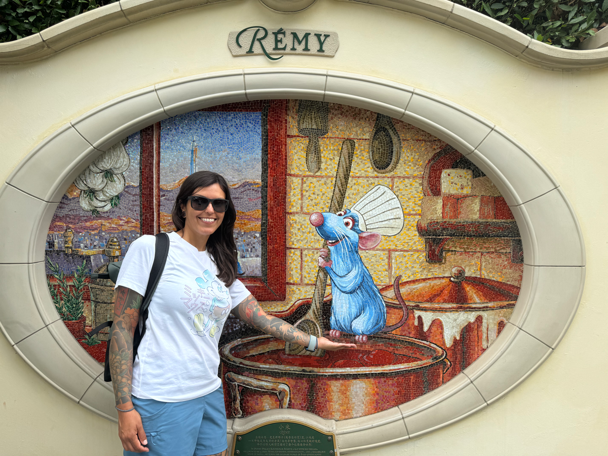 Shanghai Disney Remy on zodiac mural