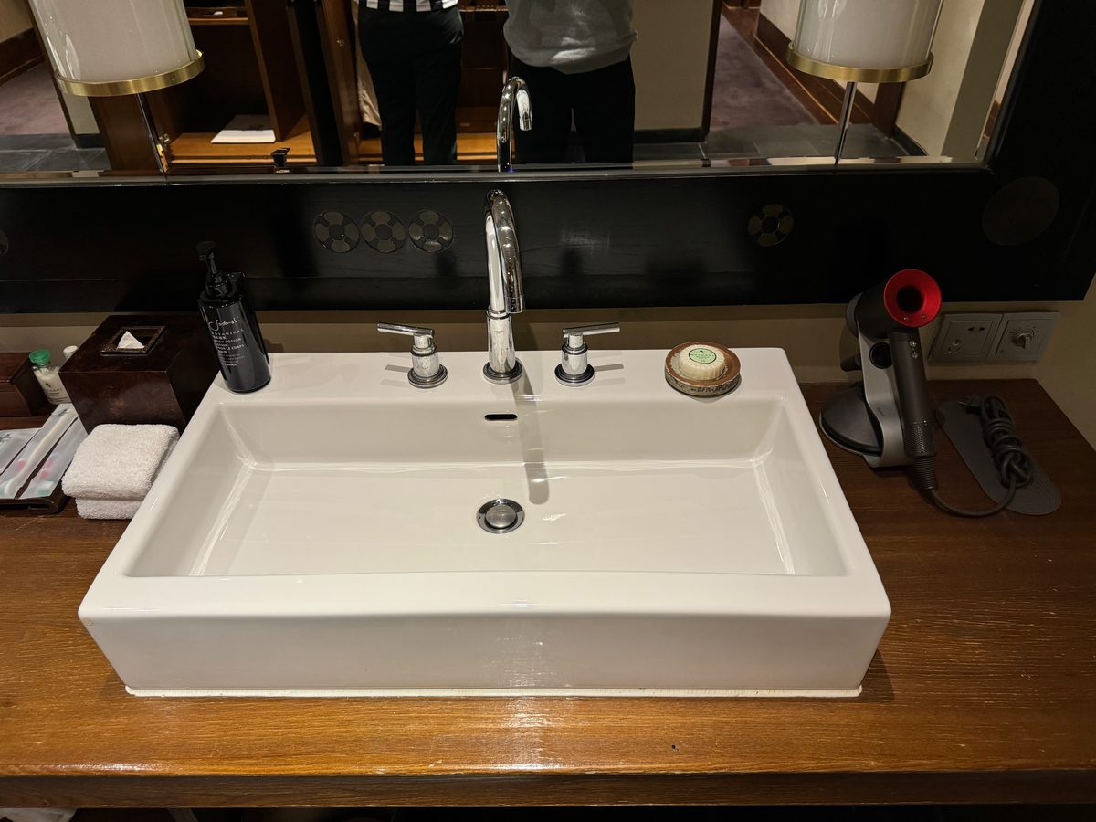 St Regis Lhasa master bathroom sink