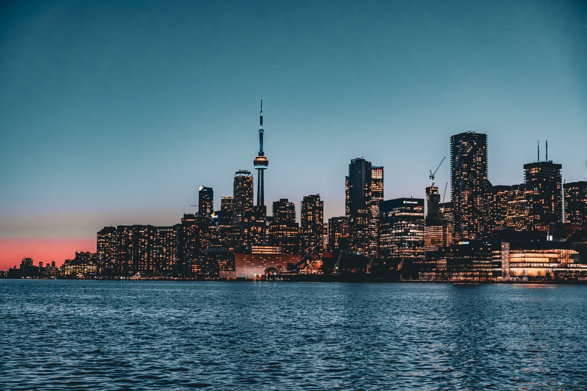 The Best Ways To Fly to Canada With Points and Miles [Step-by-Step]