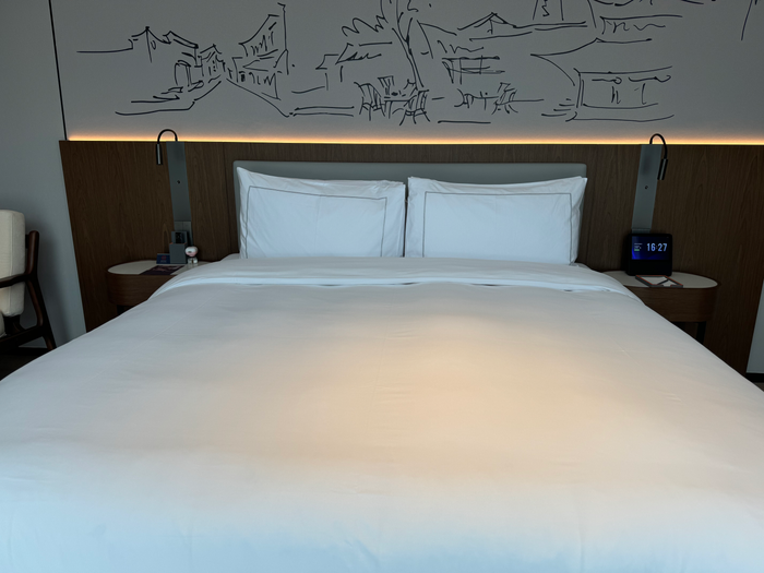 UrCove Chengdu Wenshu Monastery Taikoo Li bed