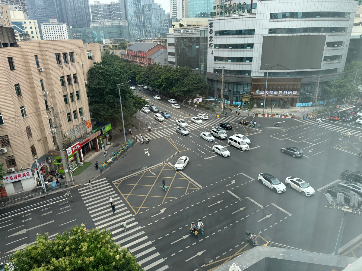 UrCove Chengdu Wenshu Monastery Taikoo Li bedroom view