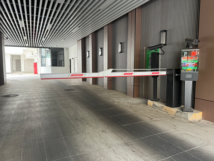 UrCove Chengdu Wenshu Monastery Taikoo Li parking entrance