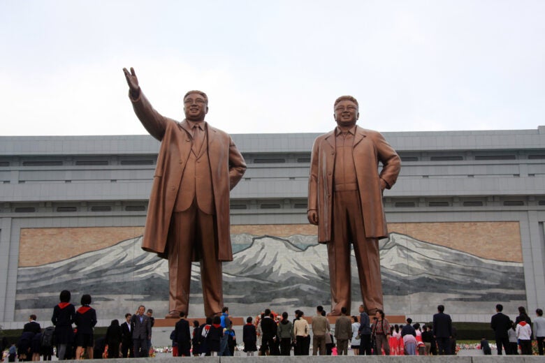 Pyongyang Kim statues