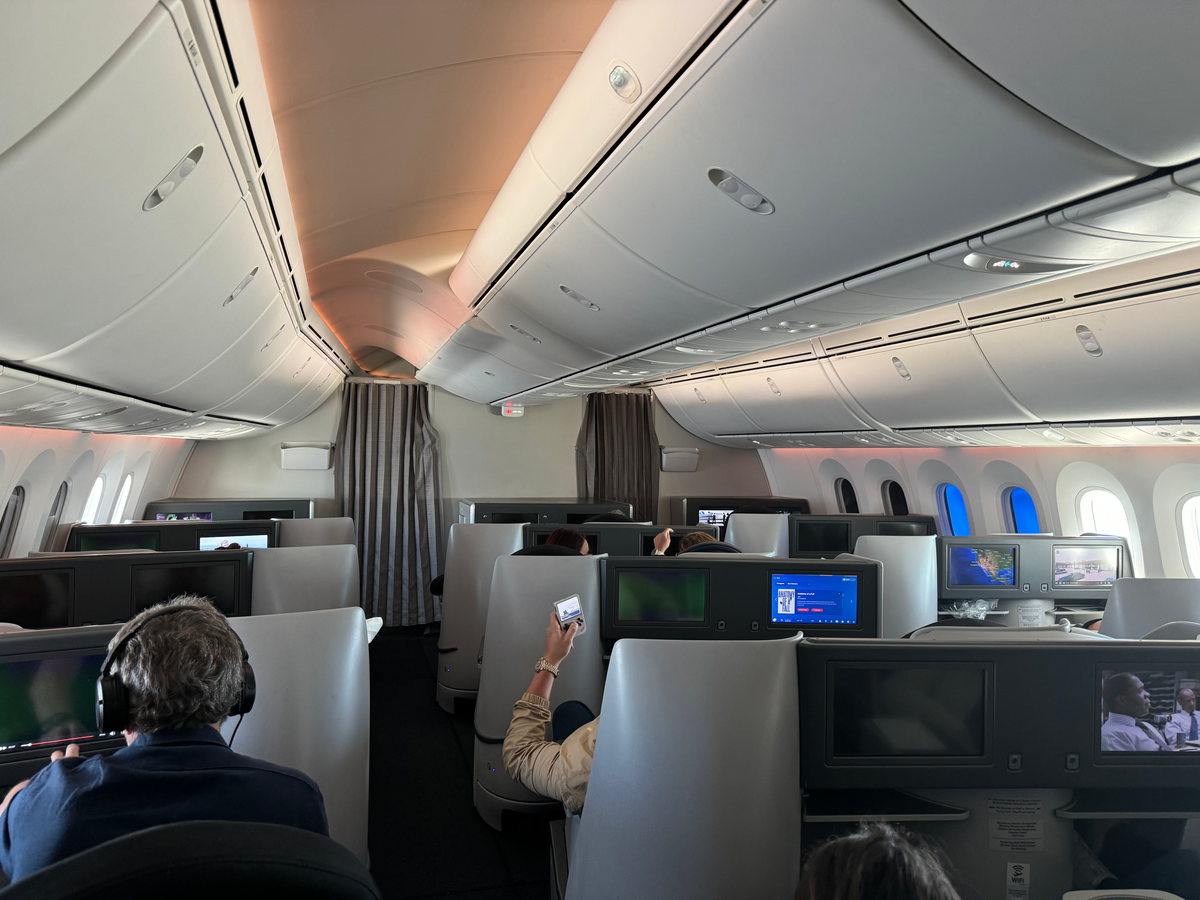 Aeromexico B787 8 LAX MEX business cabin