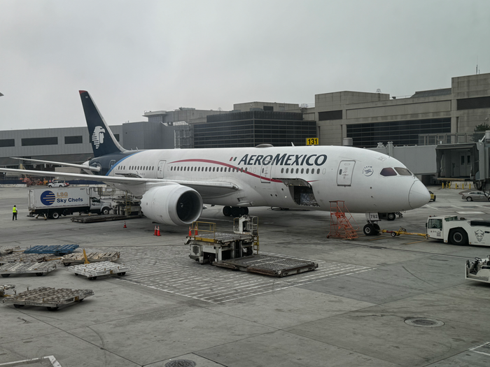 Aeromexico Boeing 787-8 Business Class Review [LAX to MEX]