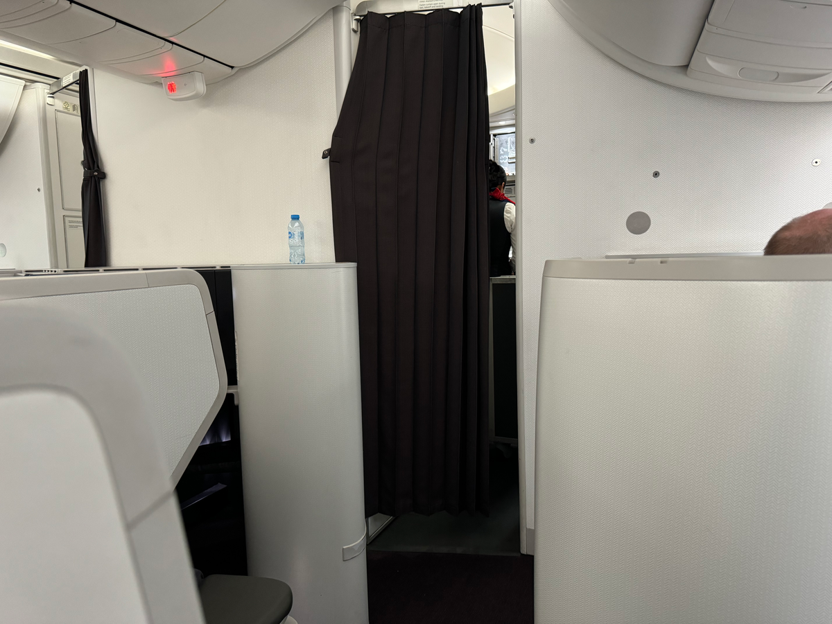 Aeromexico B787 9 business class curtain to front galley