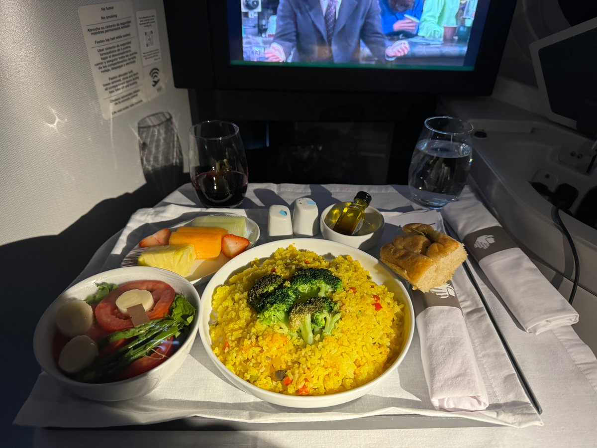 Aeromexico B787 9 business class vegan meal