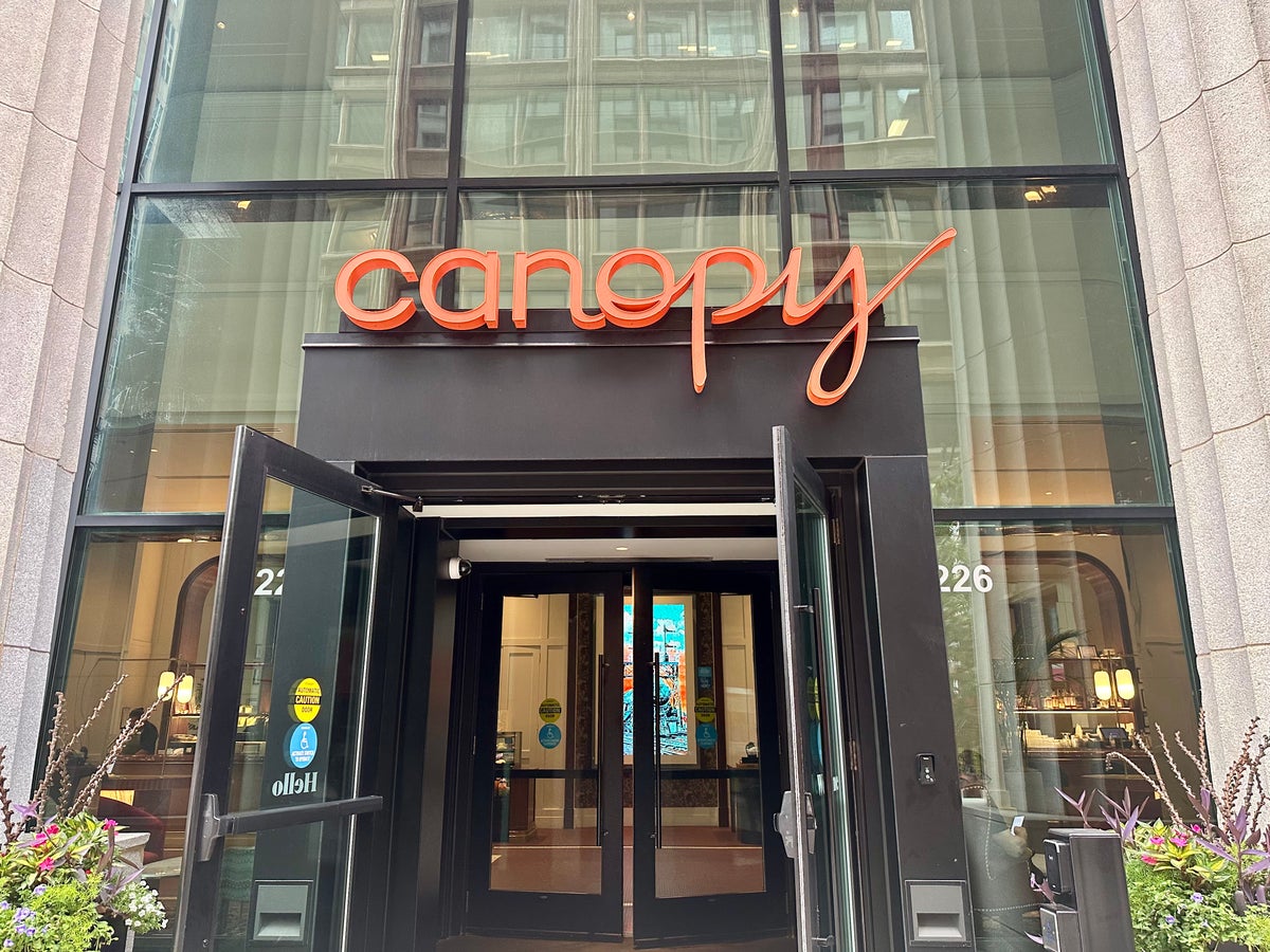 Canopy Chicago Exterior