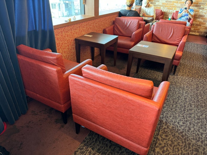 Cardmembers Lounge Annex Rokko KIX club chairs Cardmembers Lounge Annex Rokko KIX club chairs