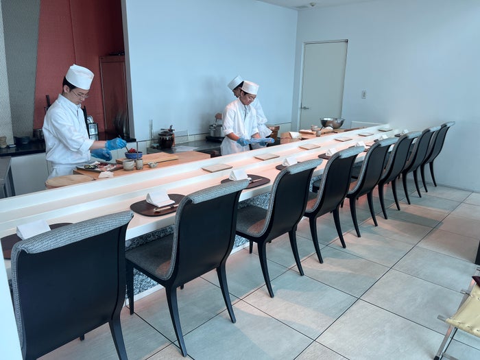 Conrad Tokyo Kazahana sushi seating Conrad Tokyo Kazahana sushi seating