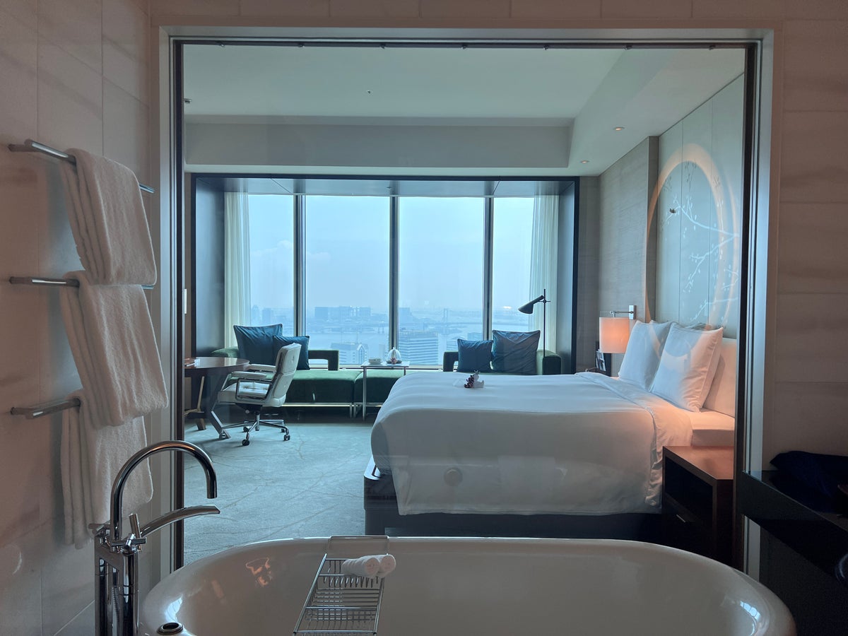 Conrad Tokyo bathroom to room view