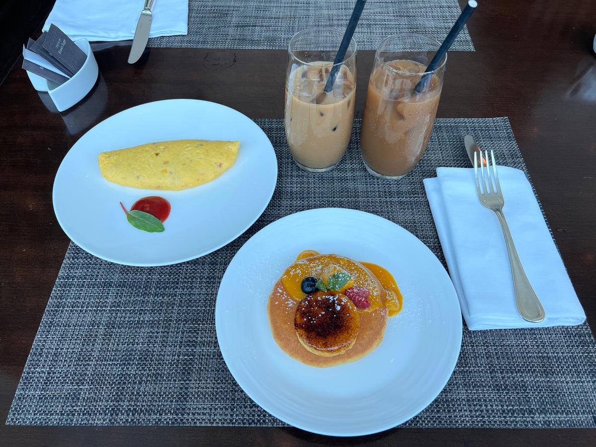 Conrad Tokyo breakfast omelet and mango pancake