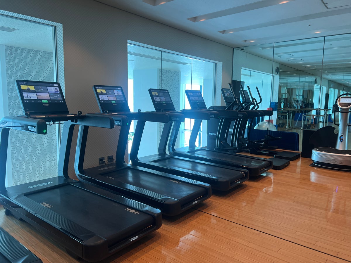 Conrad Tokyo fitness center treadmills