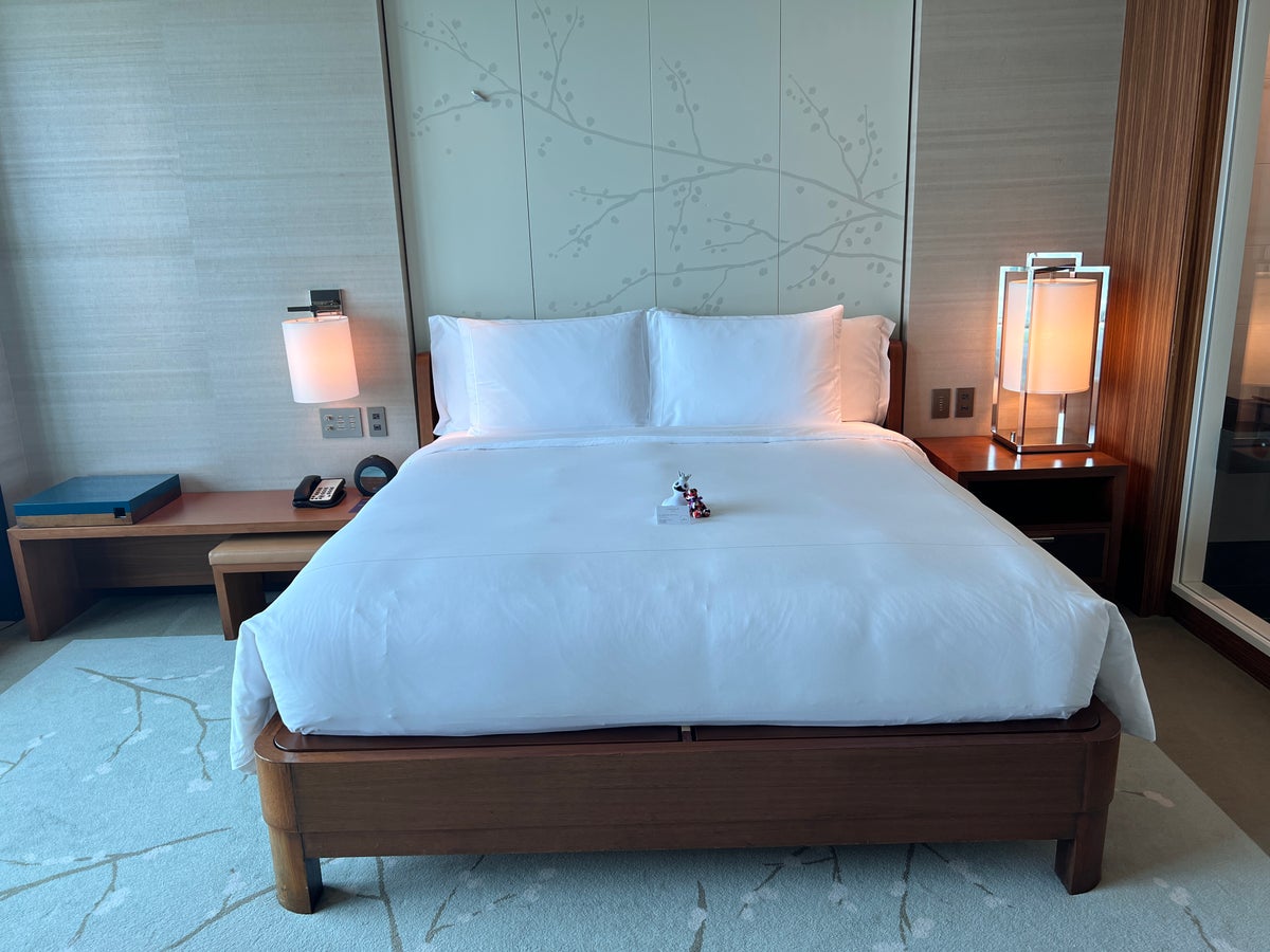 Conrad Tokyo room king bed