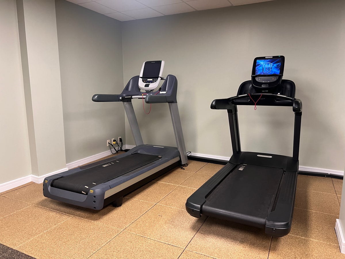 DoubleTree Fallsview Resort Spa by Hilton Niagara Falls fitness room treadmills