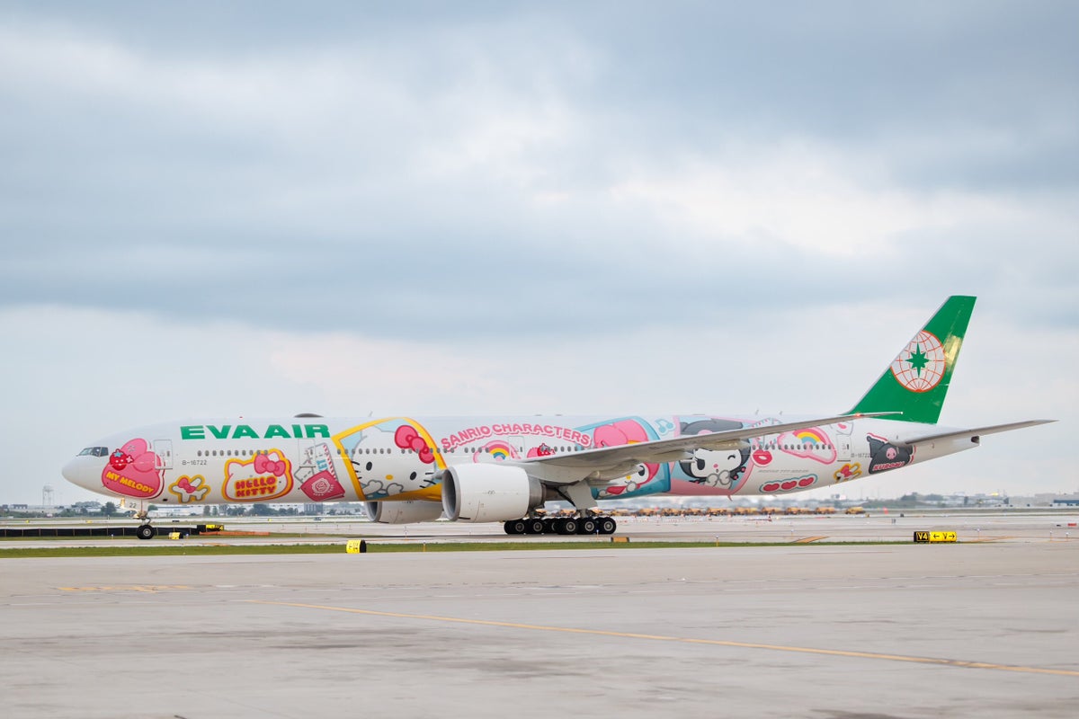EVA Air Flying Hello Kitty Jet From Chicago [How To Book]