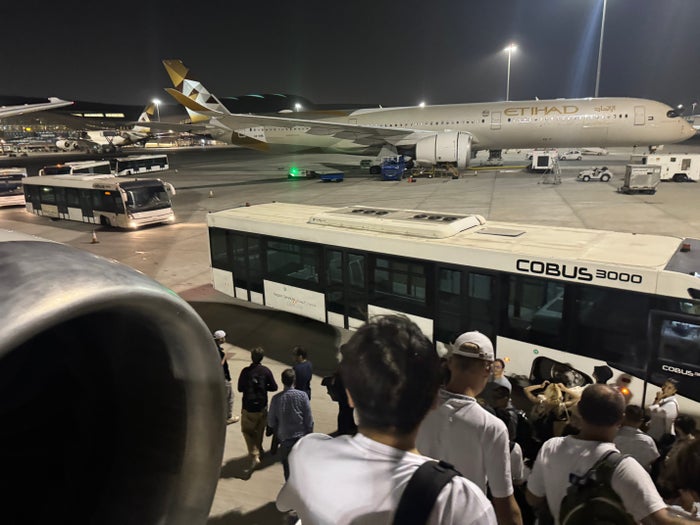 Etihad B787 9 Economy KIX AUH bus arrival Etihad B787 9 Economy KIX AUH bus arrival