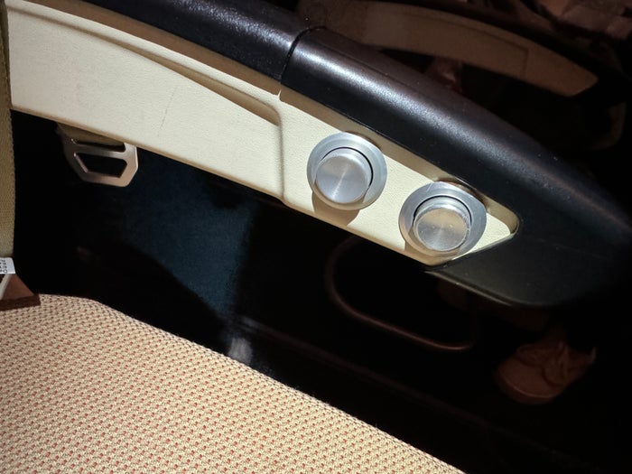 Etihad B787 9 Economy KIX AUH recline controls Etihad B787 9 Economy KIX AUH recline controls