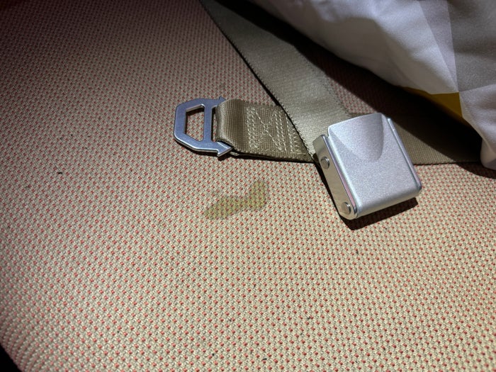 Etihad B787 9 Economy KIX AUH soiled seat Etihad B787 9 Economy KIX AUH soiled seat