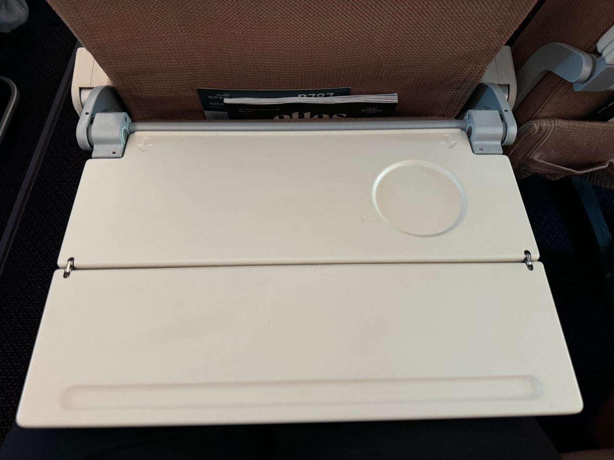 Etihad B787 9 Economy KIX AUH tray table