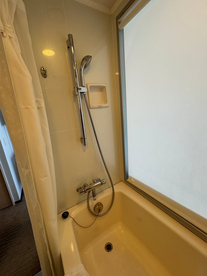 Holiday Inn Osaka Namba bathroom shower view Holiday Inn Osaka Namba bathroom shower view