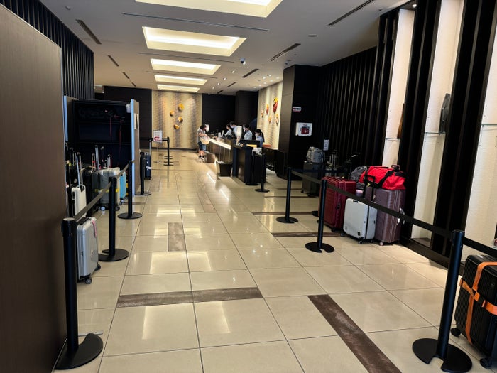 Holiday Inn Osaka Namba lobby entrance Holiday Inn Osaka Namba lobby entrance