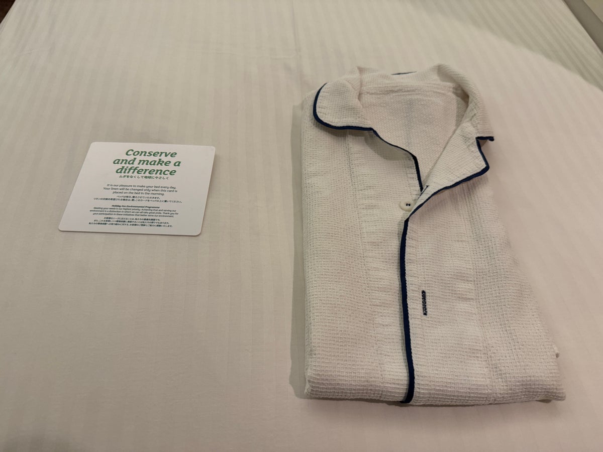 Holiday Inn Osaka Namba room robe