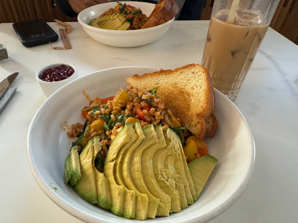 Kissel Uptown Oakland Ottos restaurant morning bowl